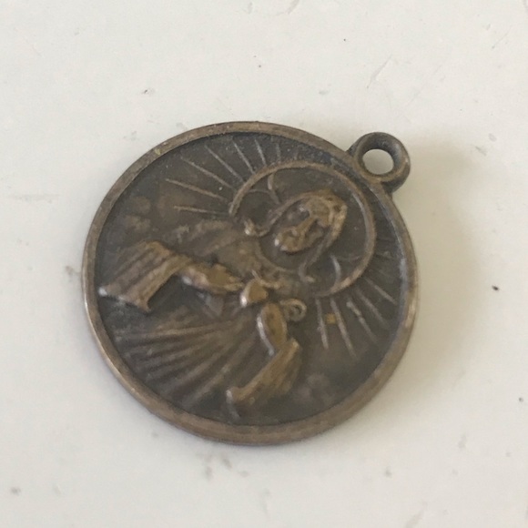 Our Lady of Mount Carmel Medal - Picture 4 of 4